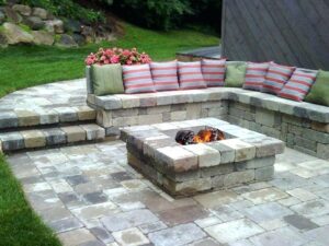12 Backyard Fire Pit Ideas to Comfort Your Night